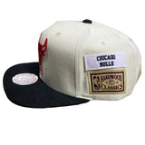 Mitchell & Ness Nba Vintage Jockey Hwc Bulls Snapback (Cream/Black)