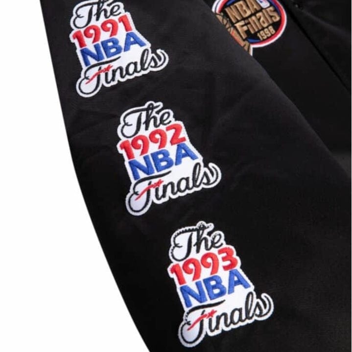 Mitchell & Ness Nba Chicago Bulls Champ City Satin Jacket (Black)